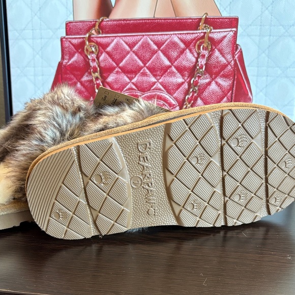 BearPaw Brown Slippers with Faux Fur Trim - Picture 3 of 6